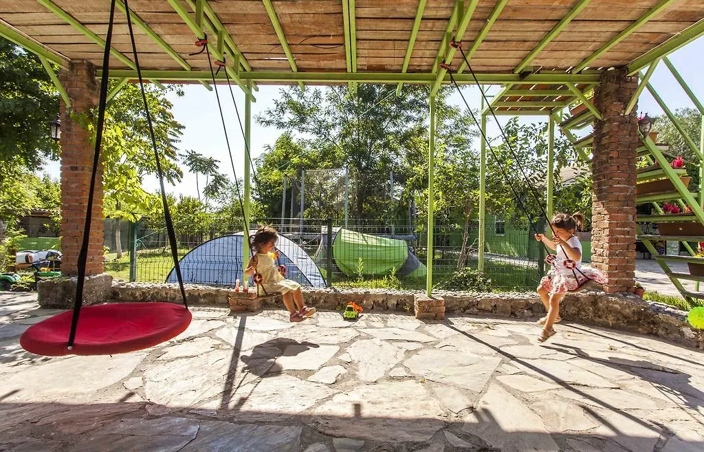 Otantik Tas Ev Bed & Breakfast Dalaman