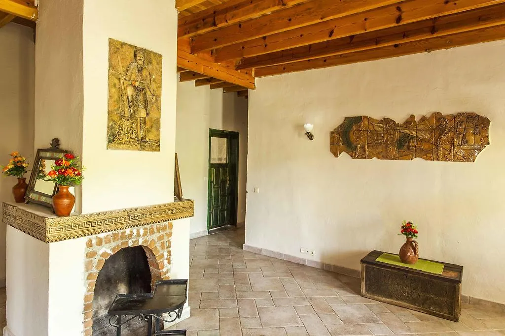 Otantik Tas Ev Bed & Breakfast Dalaman
