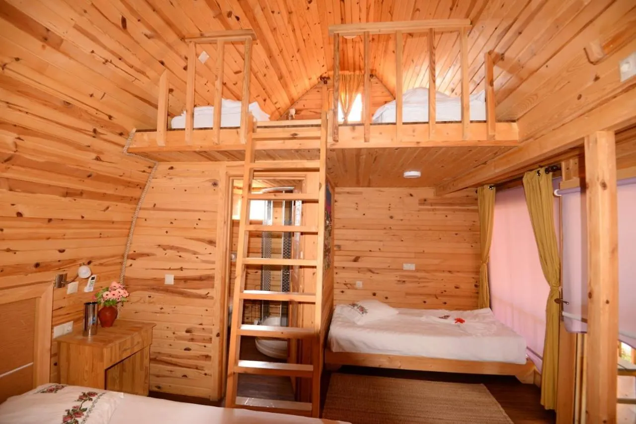 Otantik Tas Ev Bed & Breakfast Dalaman
