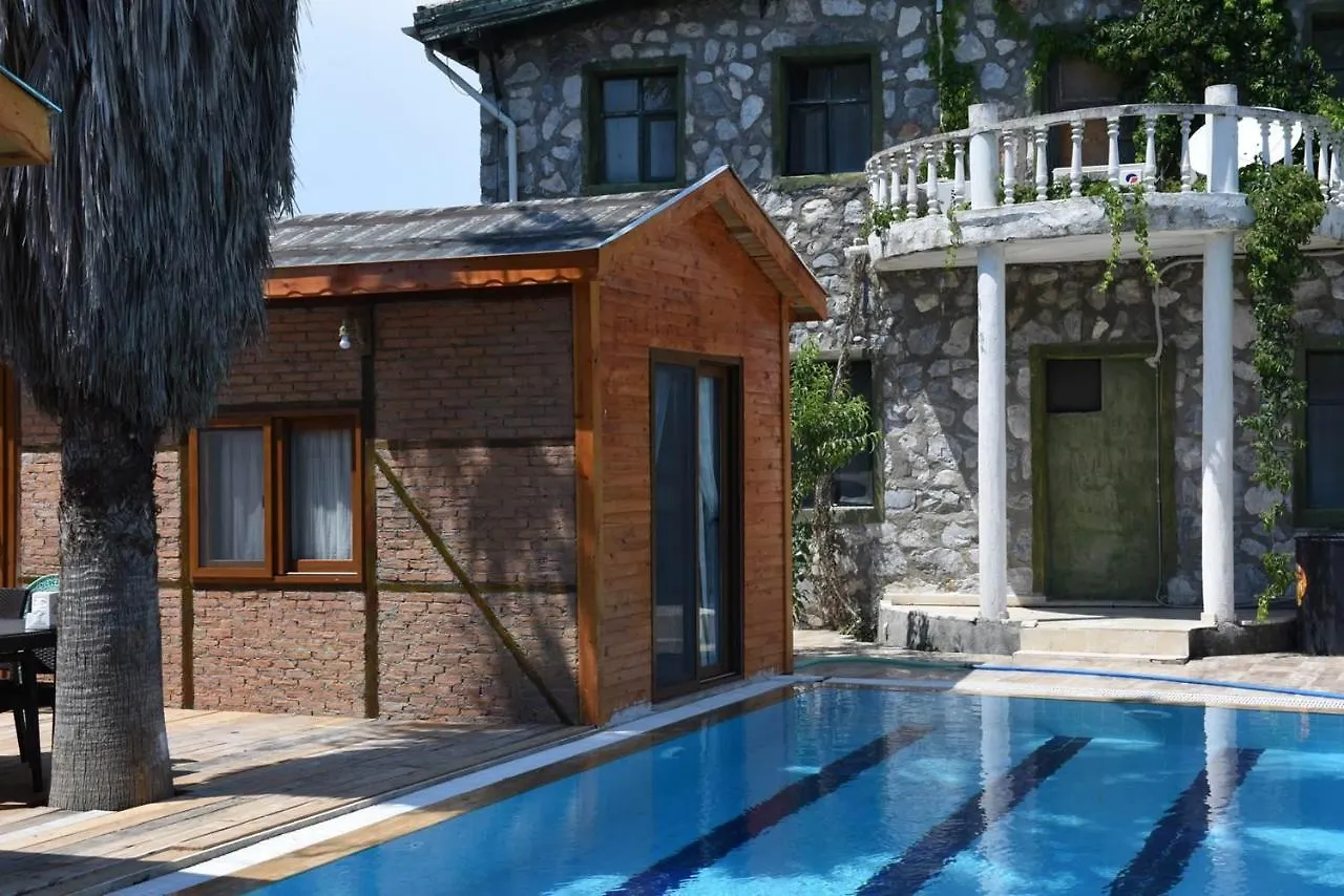 Otantik Tas Ev Bed & Breakfast Dalaman